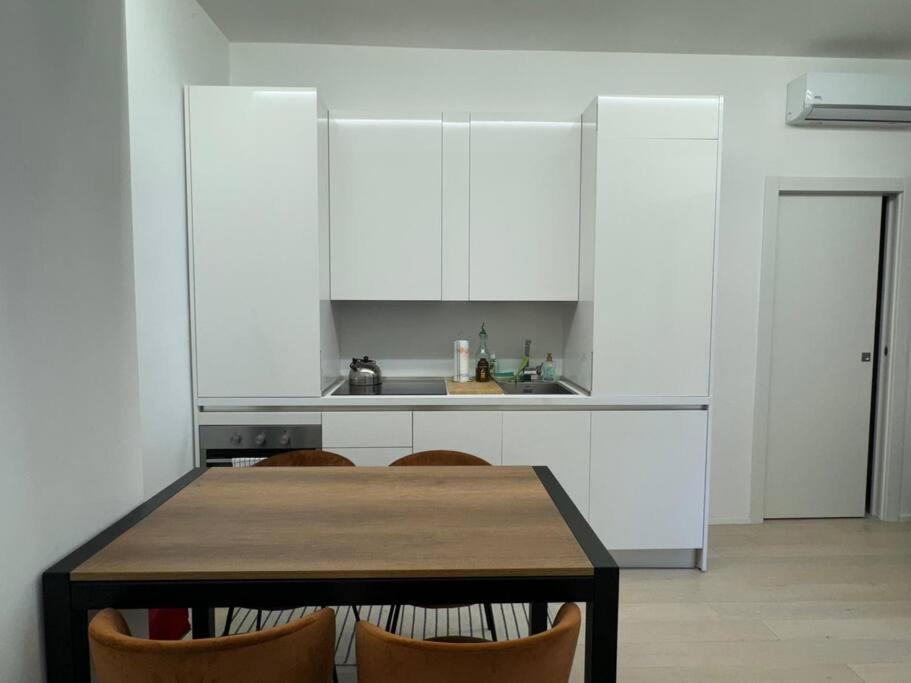 Modern Apartment - Walking Distance To Milan Central Station Kültér fotó
